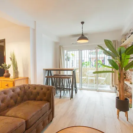 Vintage Movie The Luxury By Namaste Elite Apartment *